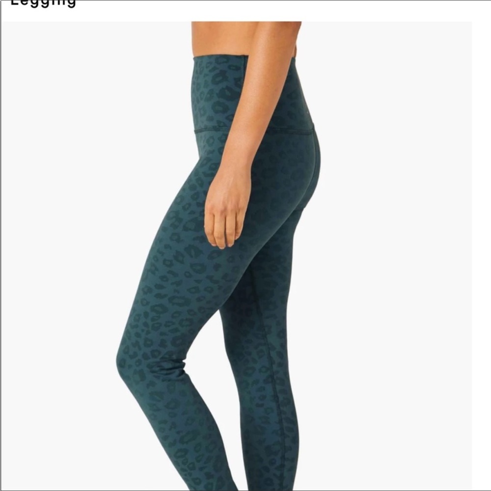 BeyondYoga Green/Blue Cheetah Leggings